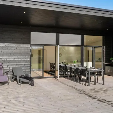 Stunning In With Sauna Semesterbostad Hals